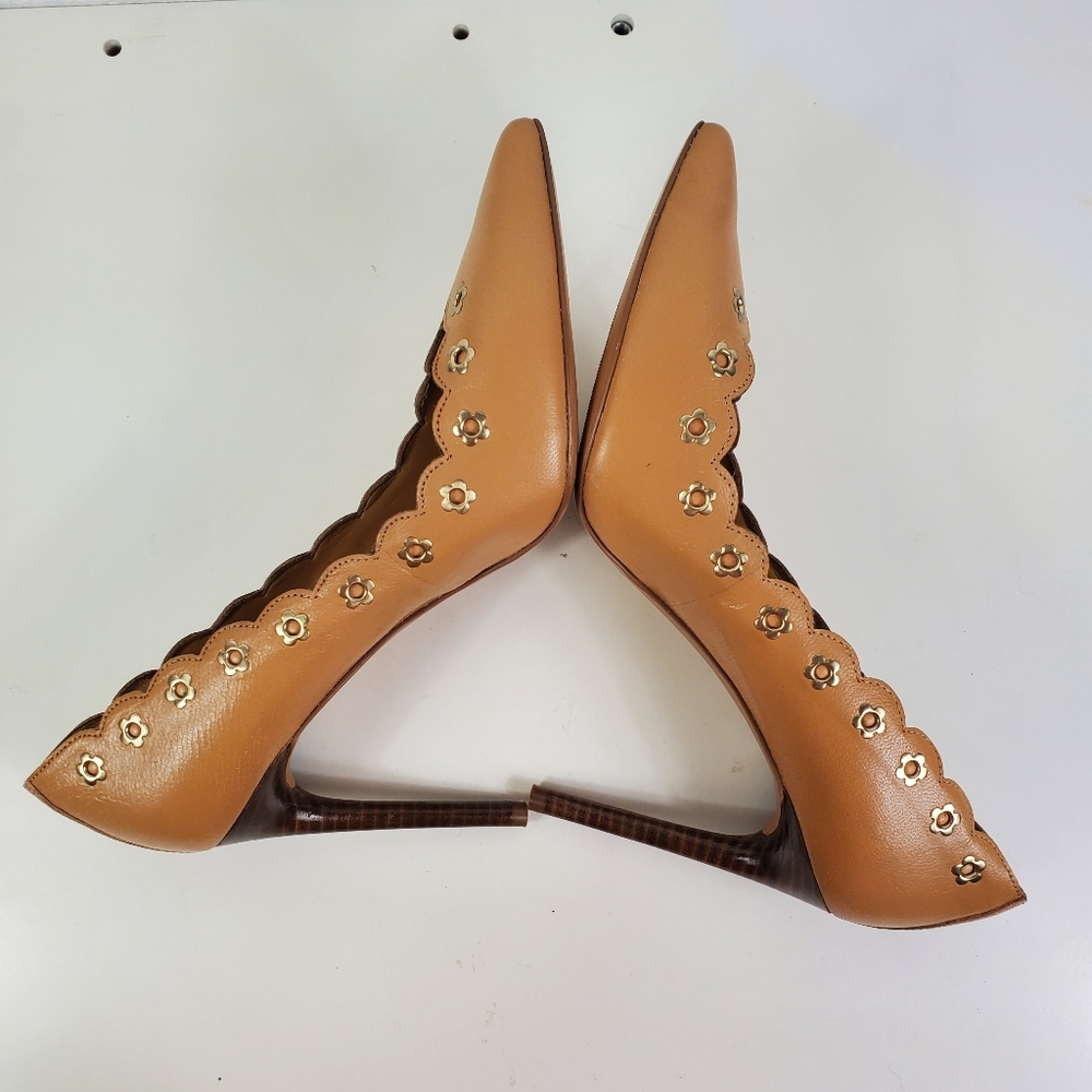 NINE WEST Jayla Nude + Gold Flower Facet Scalloped Pointed Toe Stiletto Heels 8 - Picture 3 of 11